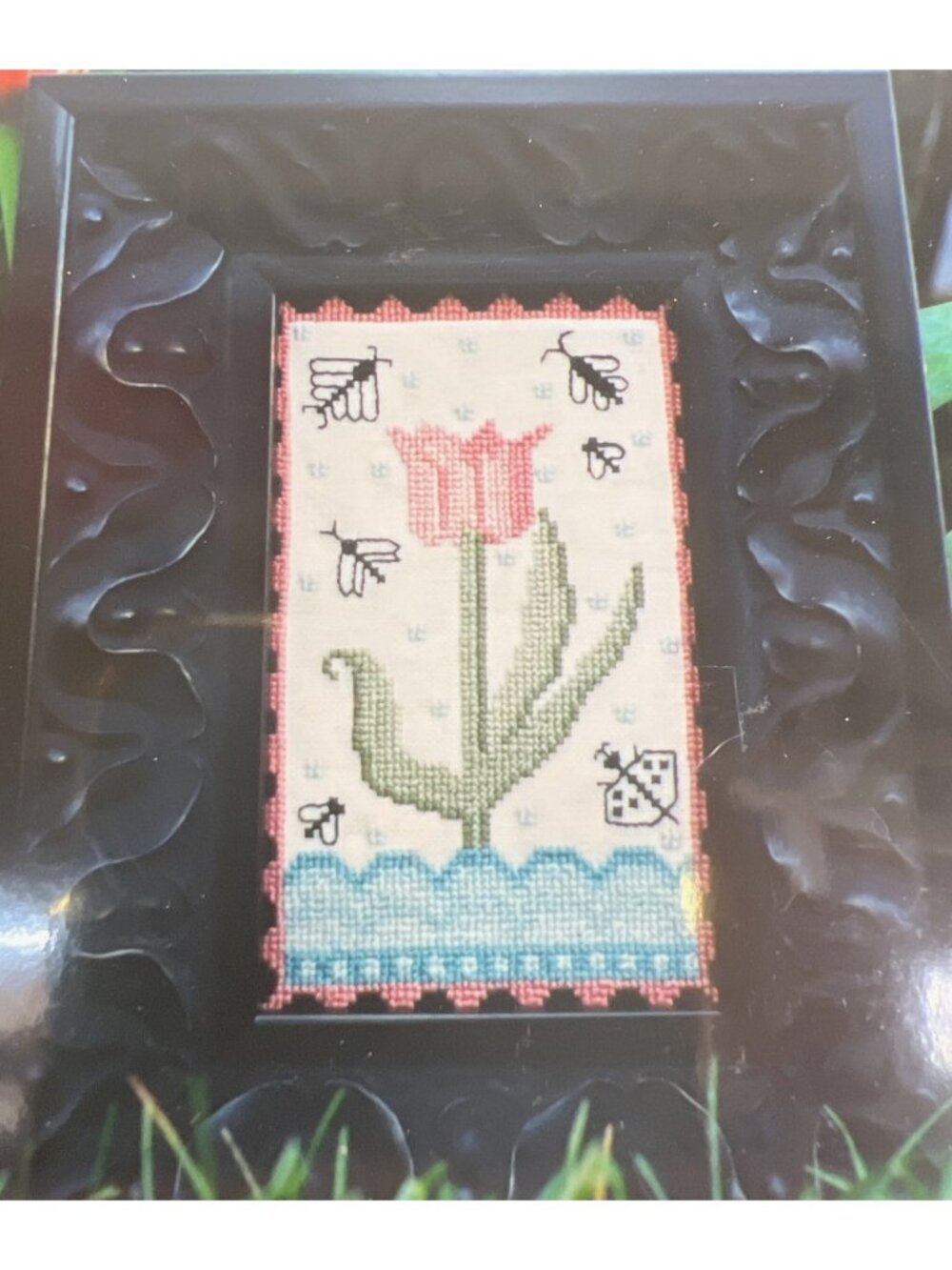One Tulip Cross-Stitch Pattern By Barrick Samplers - Floral Design With Bees & L